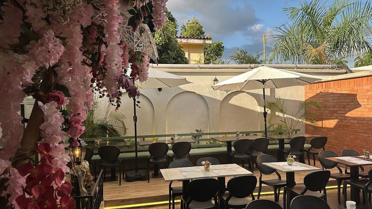 Strada Bistro Bar