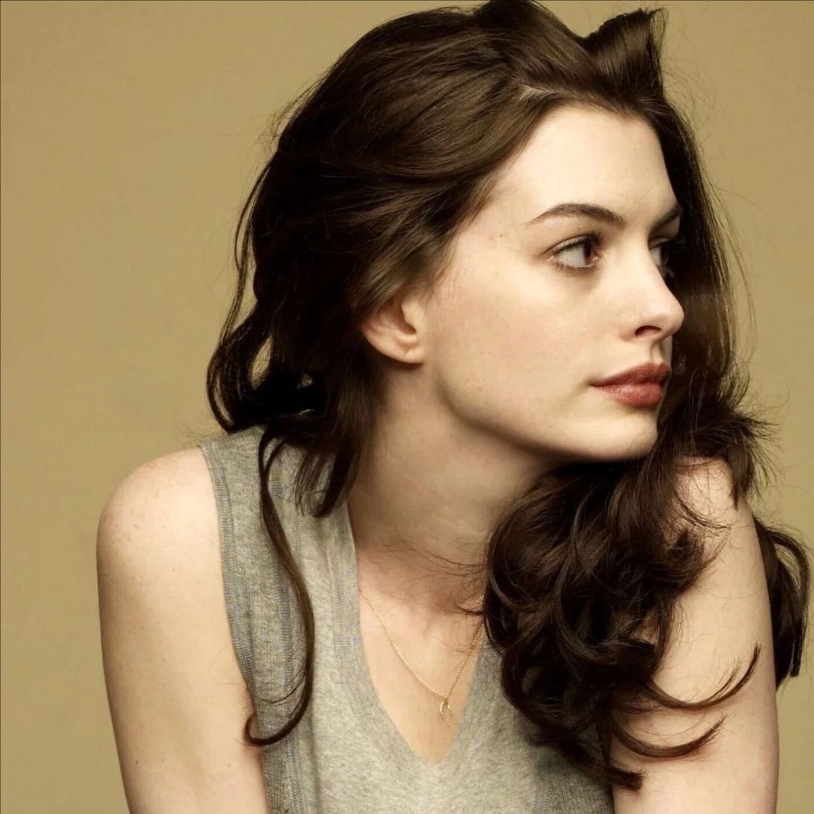 anne hathaway