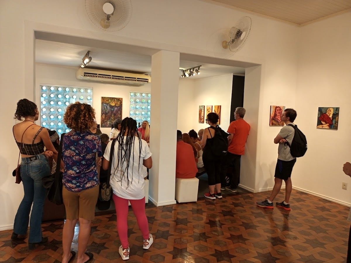 Elf Galeria