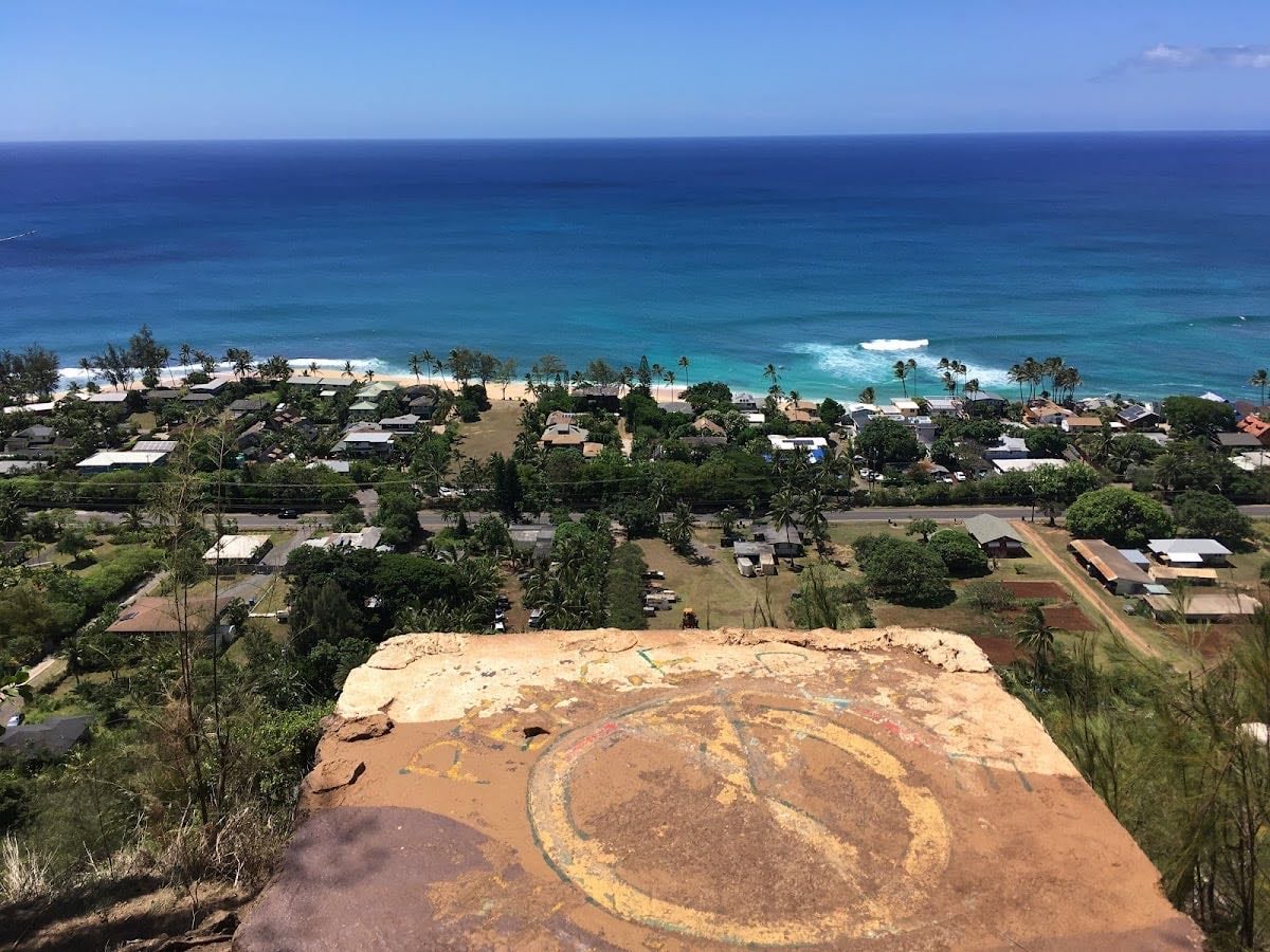 ʻEhukai Pillbox Trail - Great view of pipeline. Go past the first pillboxes down the trail to get to the hidden pillboxes with the best view.