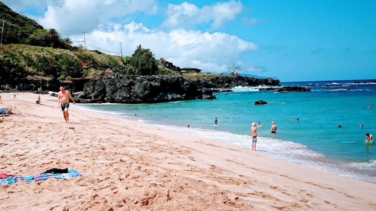 Waimea Bay Beach Park - Parking fills up quickly - try to get there by 10am on weekends