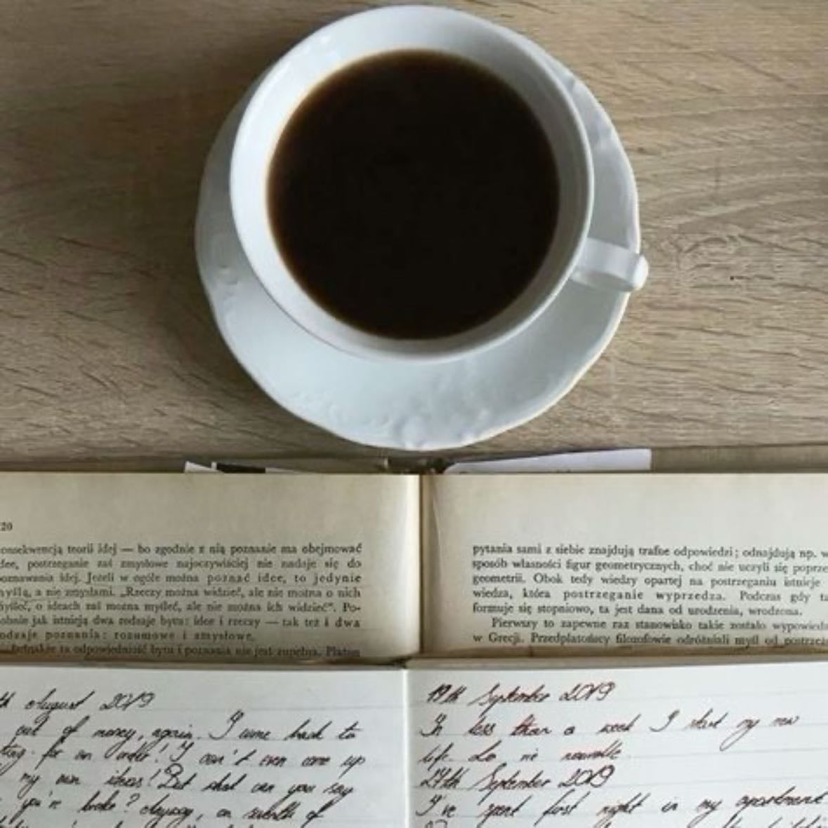 Crea tu espacio seguro - Puede ser estudiar algo por diversión, empezar a leer un libro mientras tomas un café, empezar un deporte, generar algo en especial que vuelvas a ello cuando quieras sentirte en paz