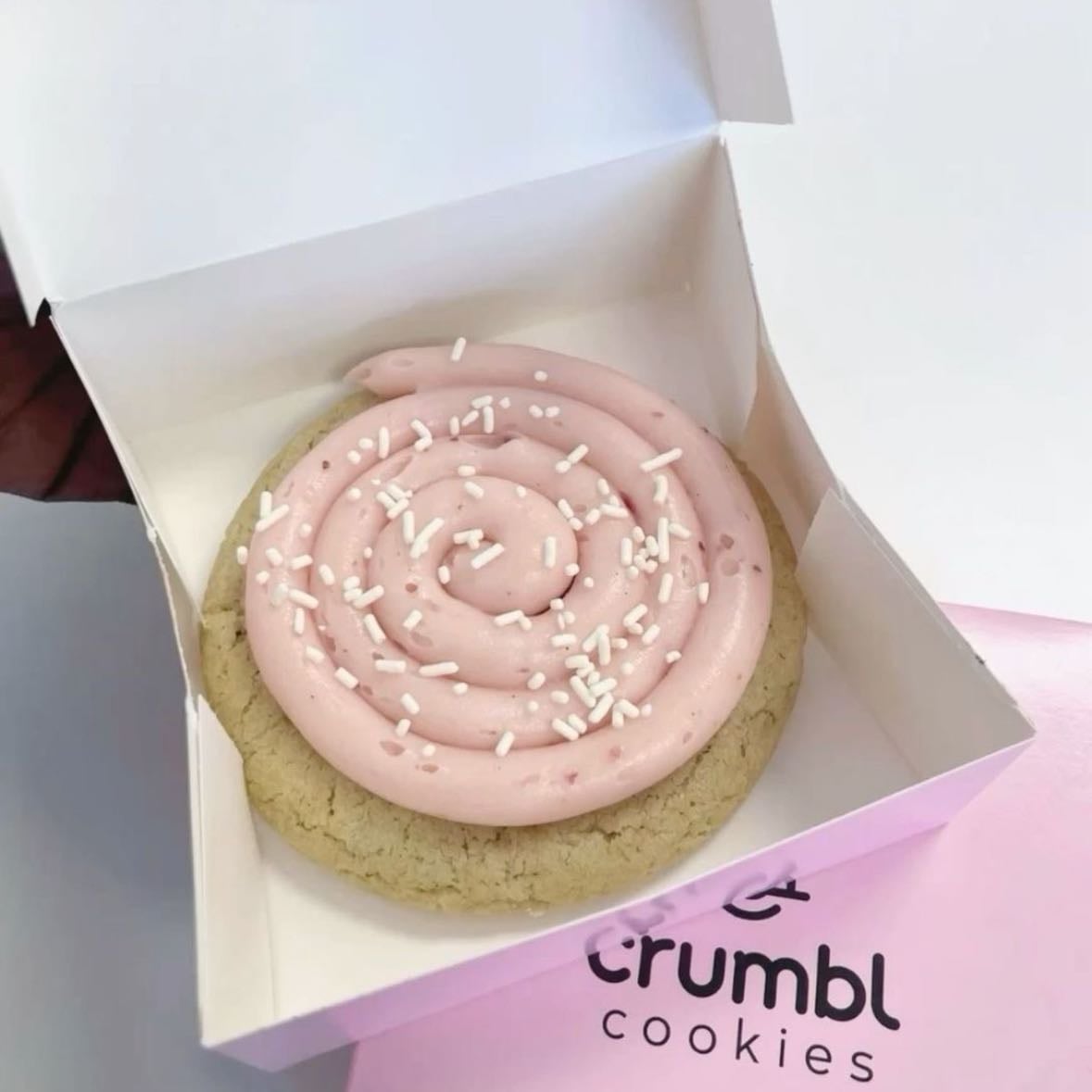 strawberry crumbl - Make Your Day