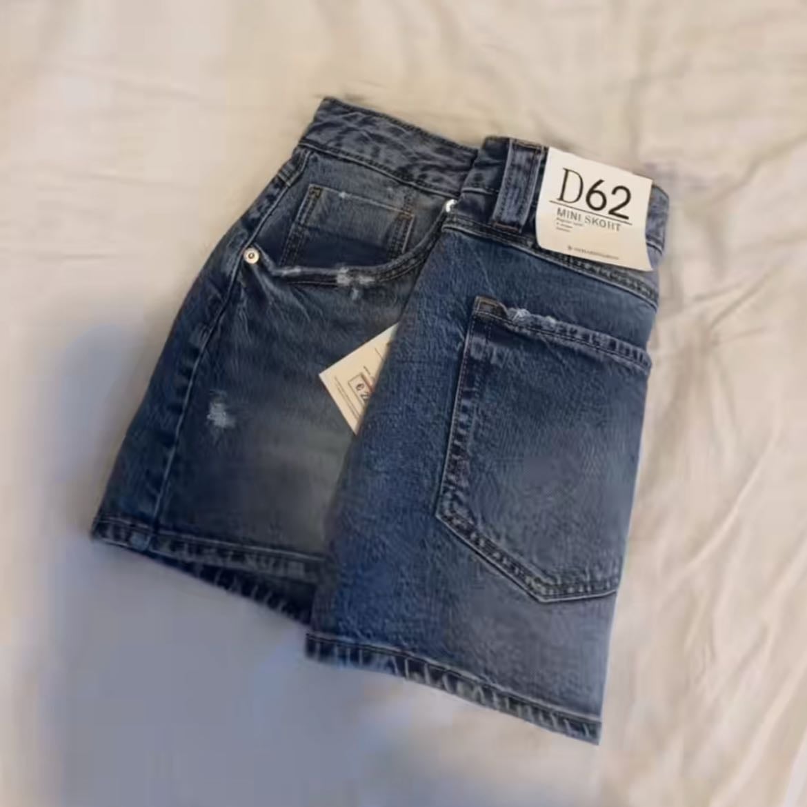 D62 Stradivarius - Es una falda pantalón super mona y queda genial, la amo.