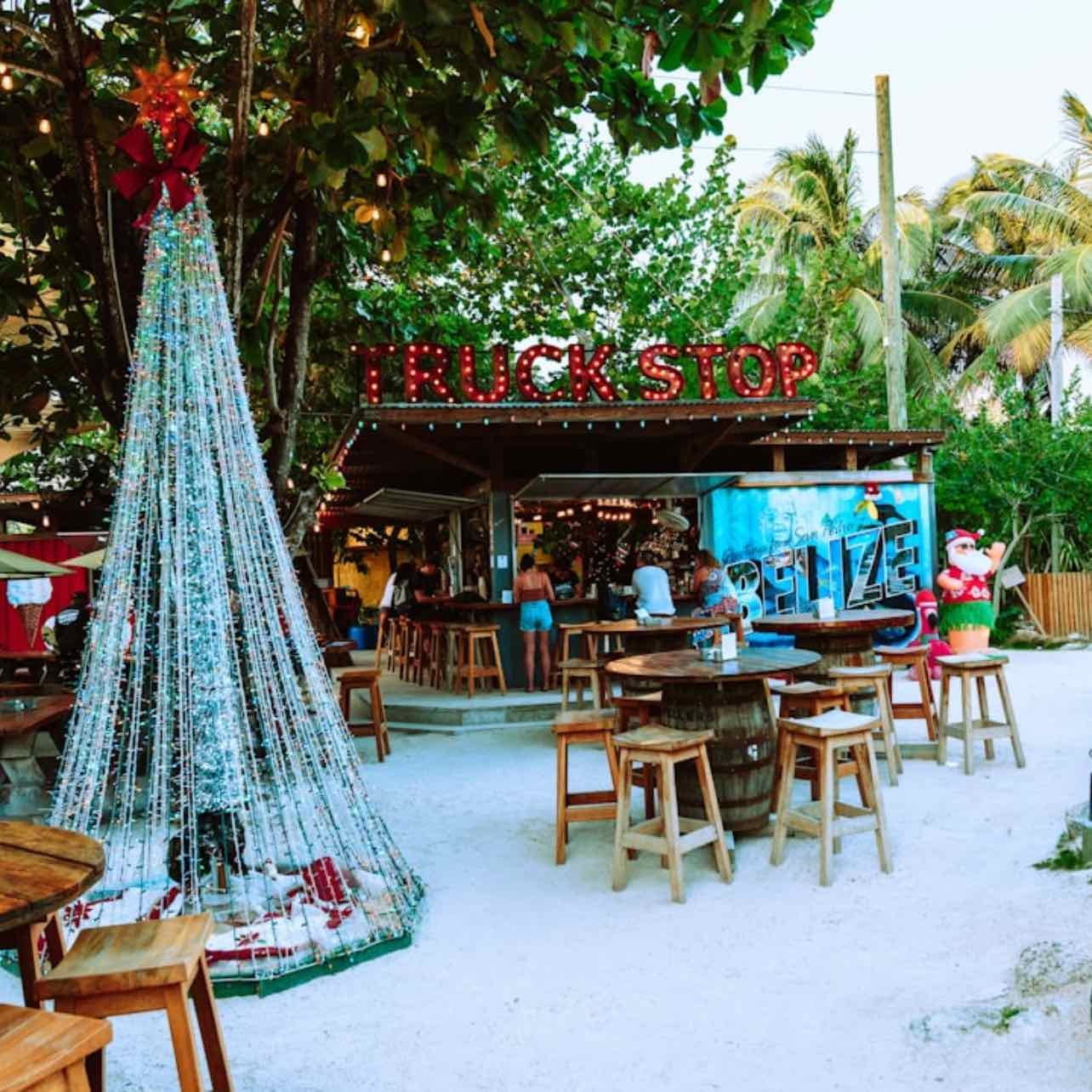 Encuentro Food Park - lots of options for everyone & live music