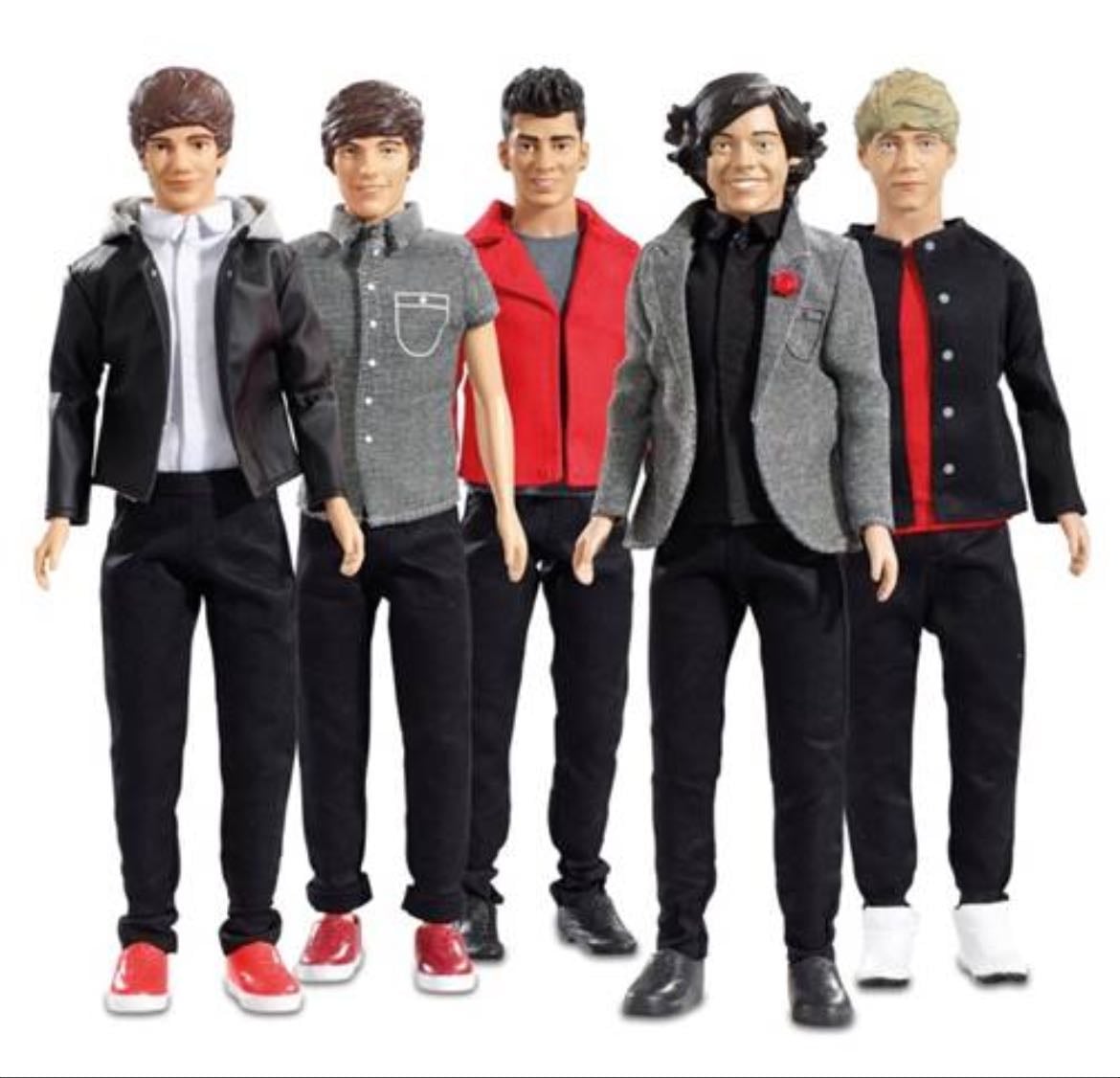 1d dolls - unfortunately theyโre all from different sets however i am still so grateful to have them considering theyโre quite expensive + hard to get. i have 7 altogether, one of each of the boys, two harryโs and a boxed zayn :)