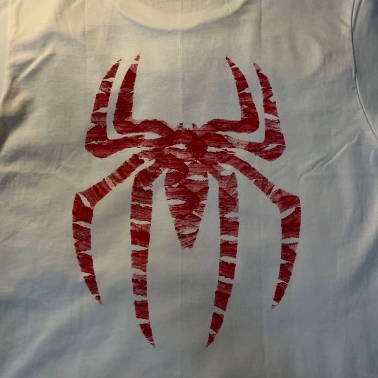 Spider-Man kisses t shirt