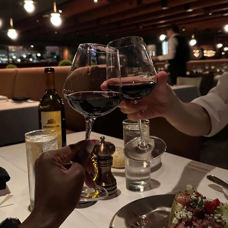 Restaurant night