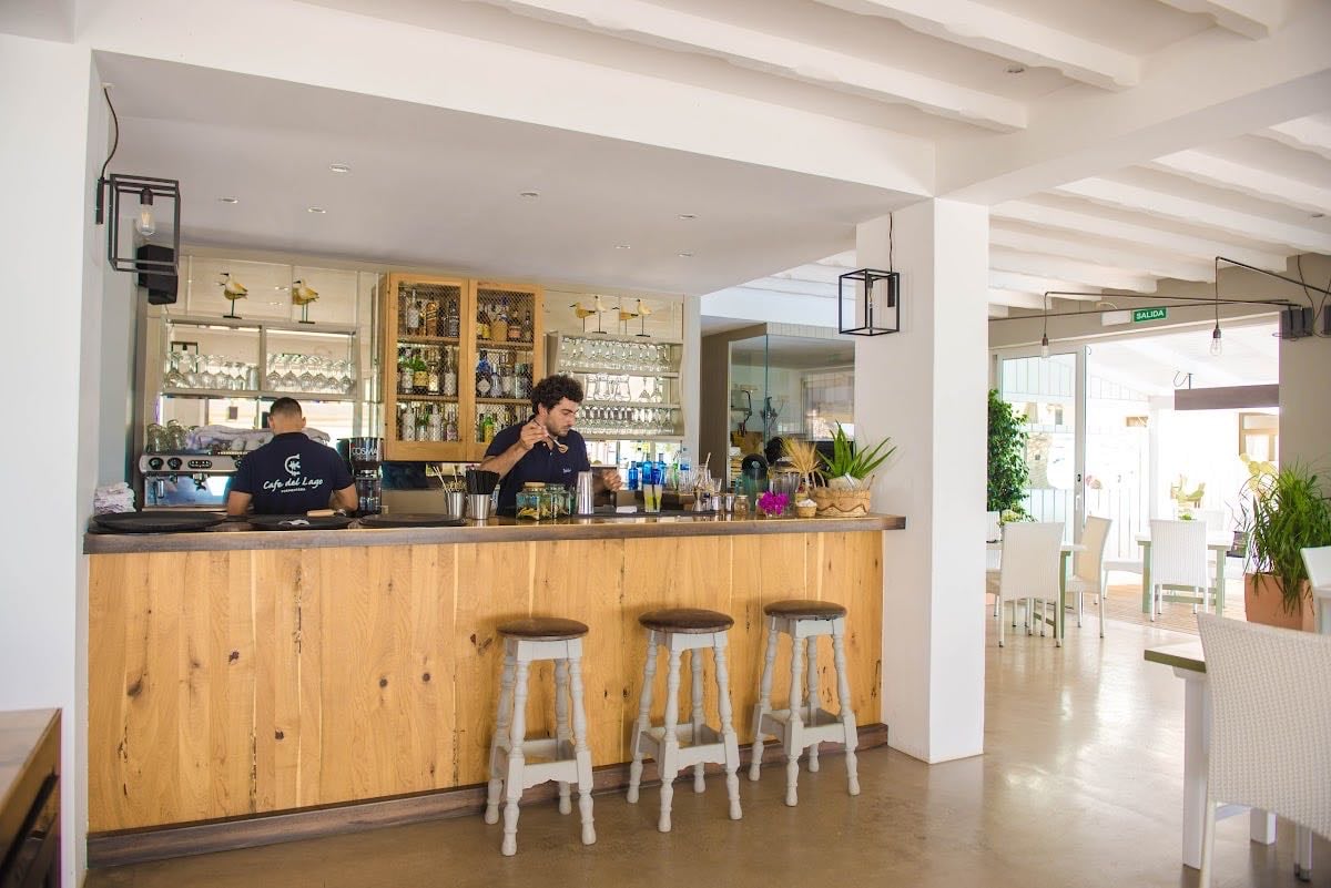 Cafe del Lago