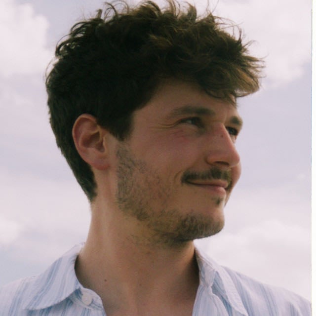 Miki Núñez - Artist