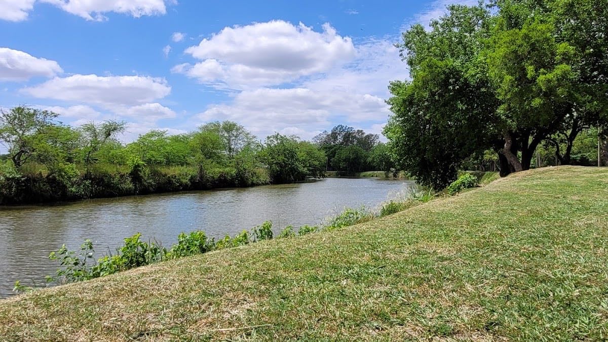 Costanera R铆o Areco (谩rea natural)