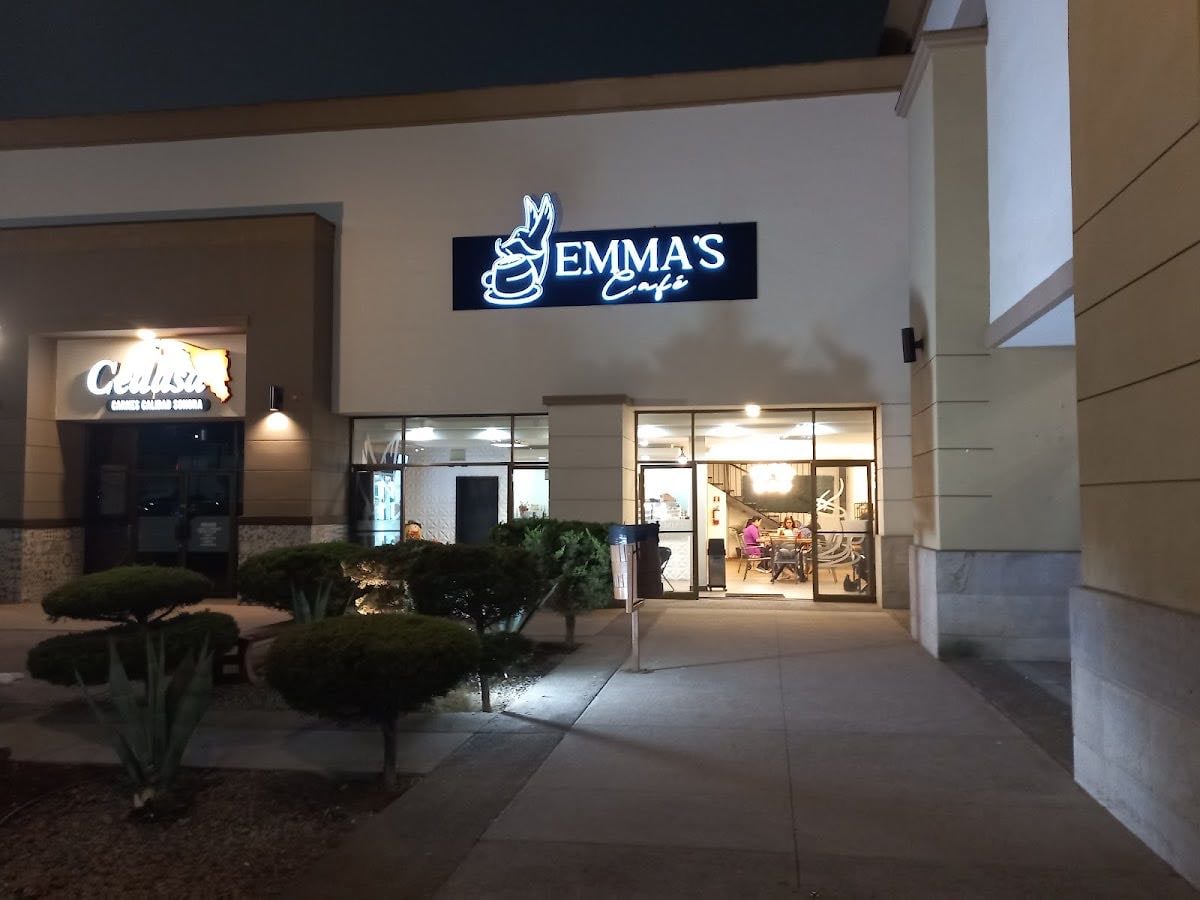 EMMA'S Café