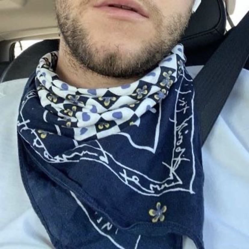 Bandana Niall - couldn’t find one on his head lol