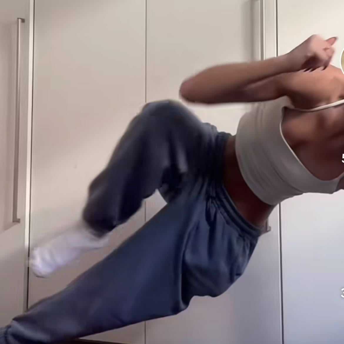 Side plank crunch