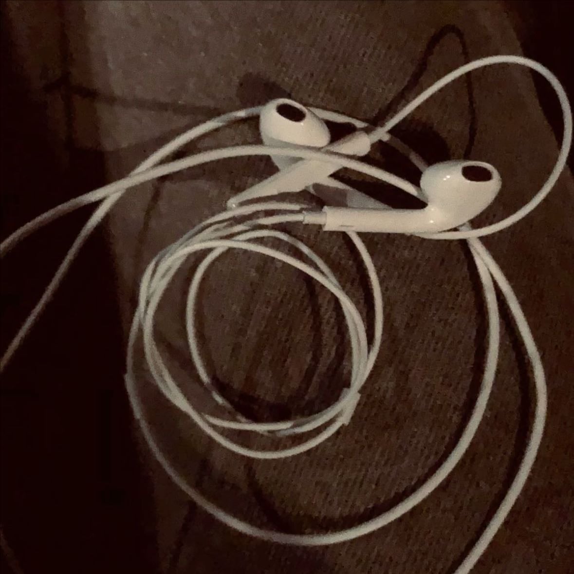 wired headphones