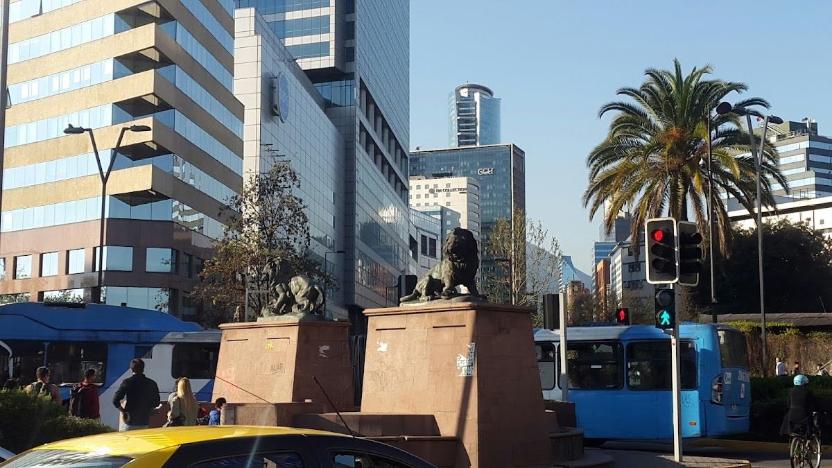 Avenida Los Leones