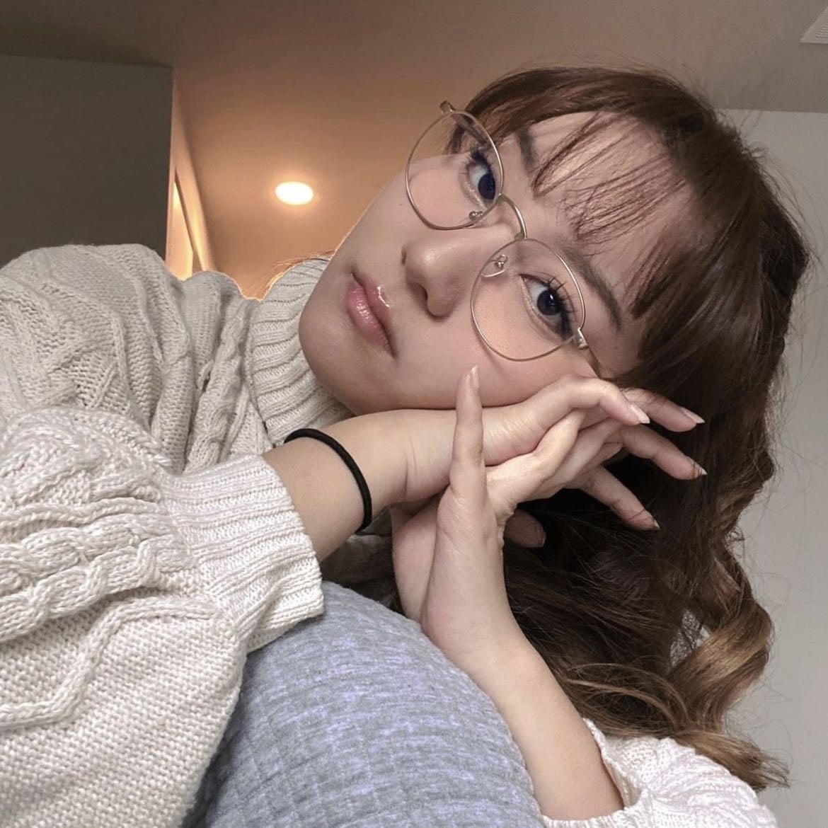 Yoora Jung - Vlogs, k-pop, lifestyle