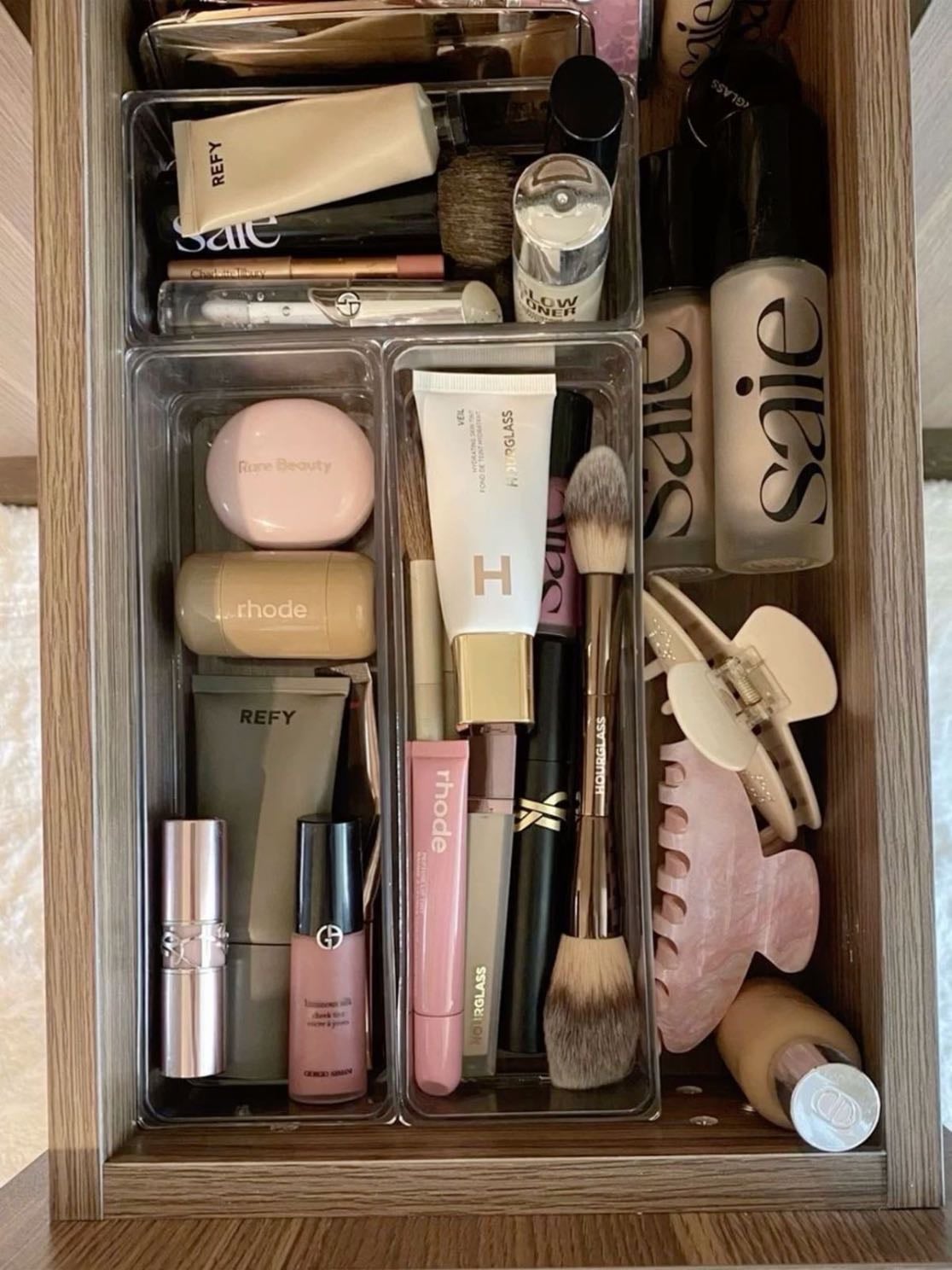 organise makeup - { clean products & brushes }