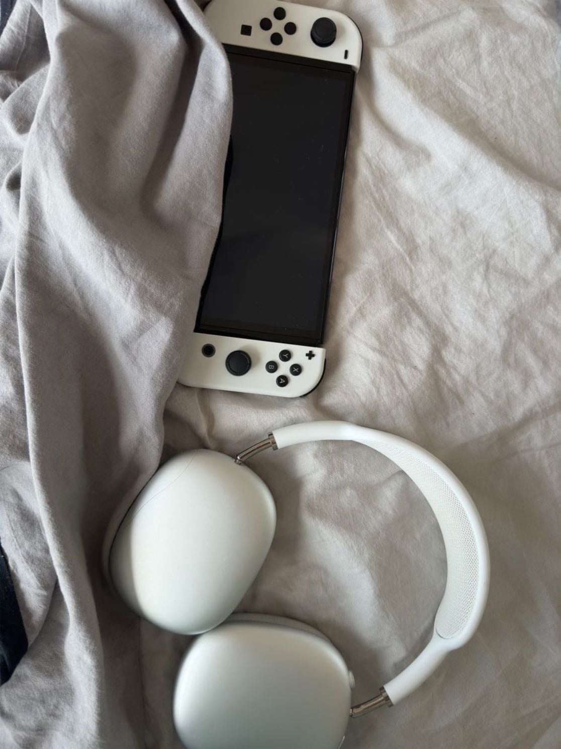 play video games