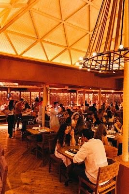 NÔMÂDA - Restaurante de fusión. Hay carnes, arroz, costillas, hamburguesas