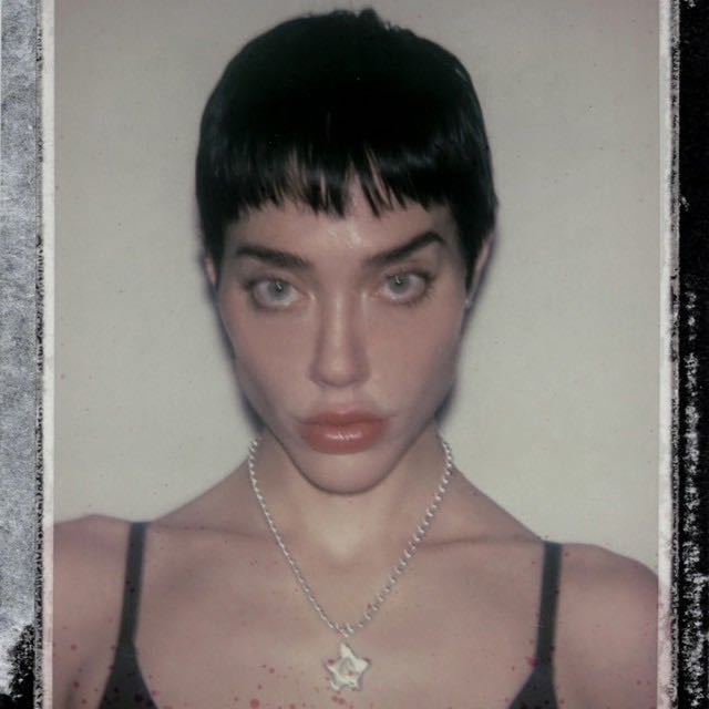 Hot Hot Hot - Song · Julia Hecht