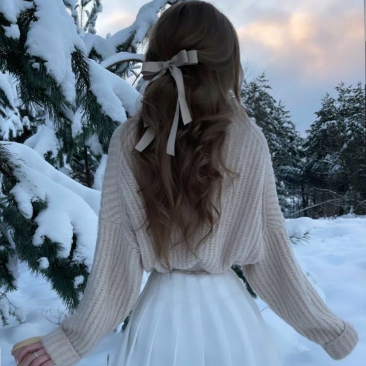 Outfit - Adapt your wardrobe to winter, beautiful sweaters and scarves, there are plenty of ideas