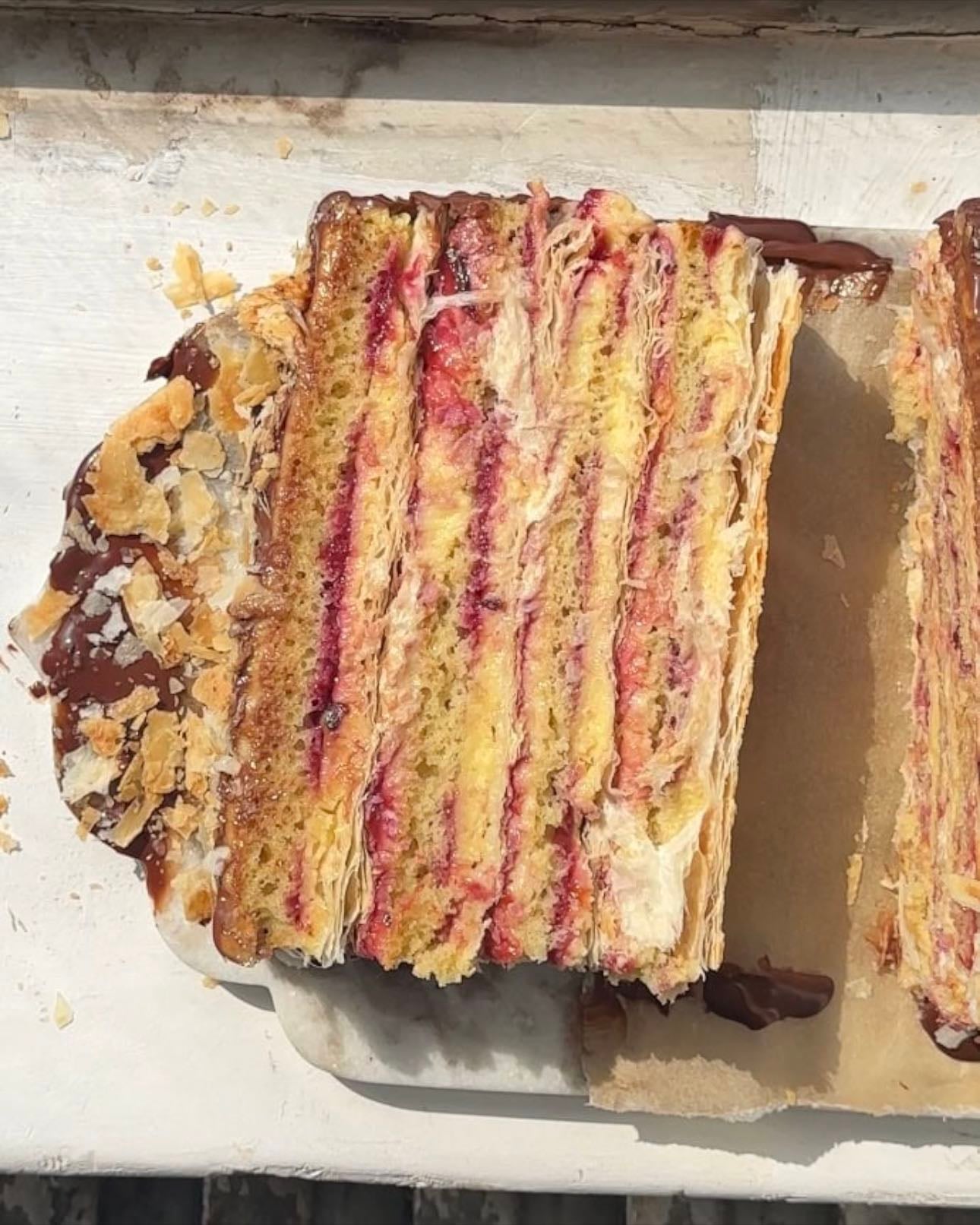 Plum & cream pastry cake