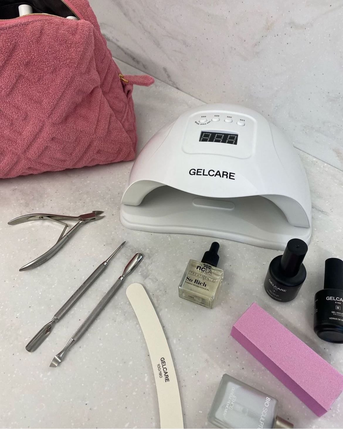 Do nails - Puedes aprender a hacerte las uñas, puedes empezar con pocas cosas e ir aprendiendo poco a poco.