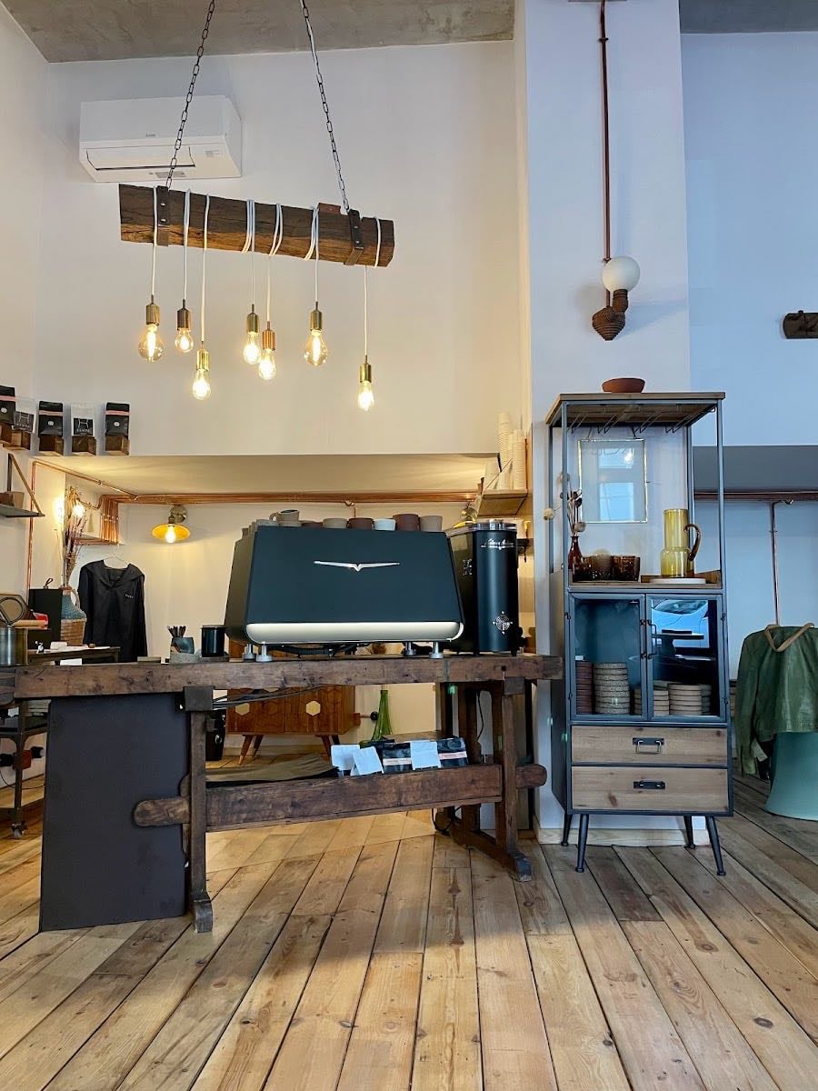 ESHTE Shop & Café
