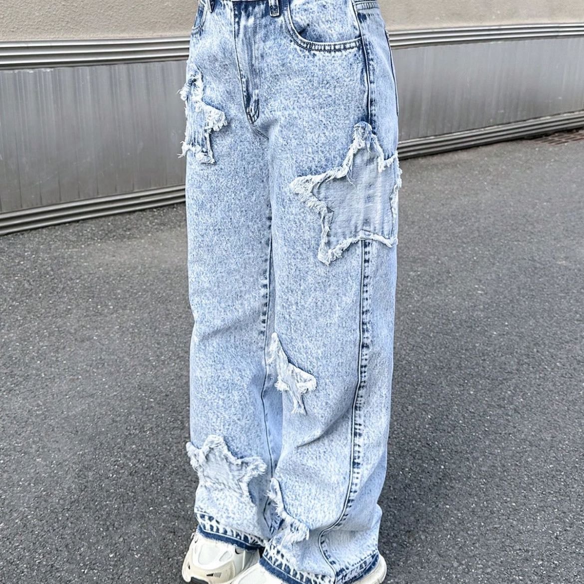 Jeans con ruedo deshilachado