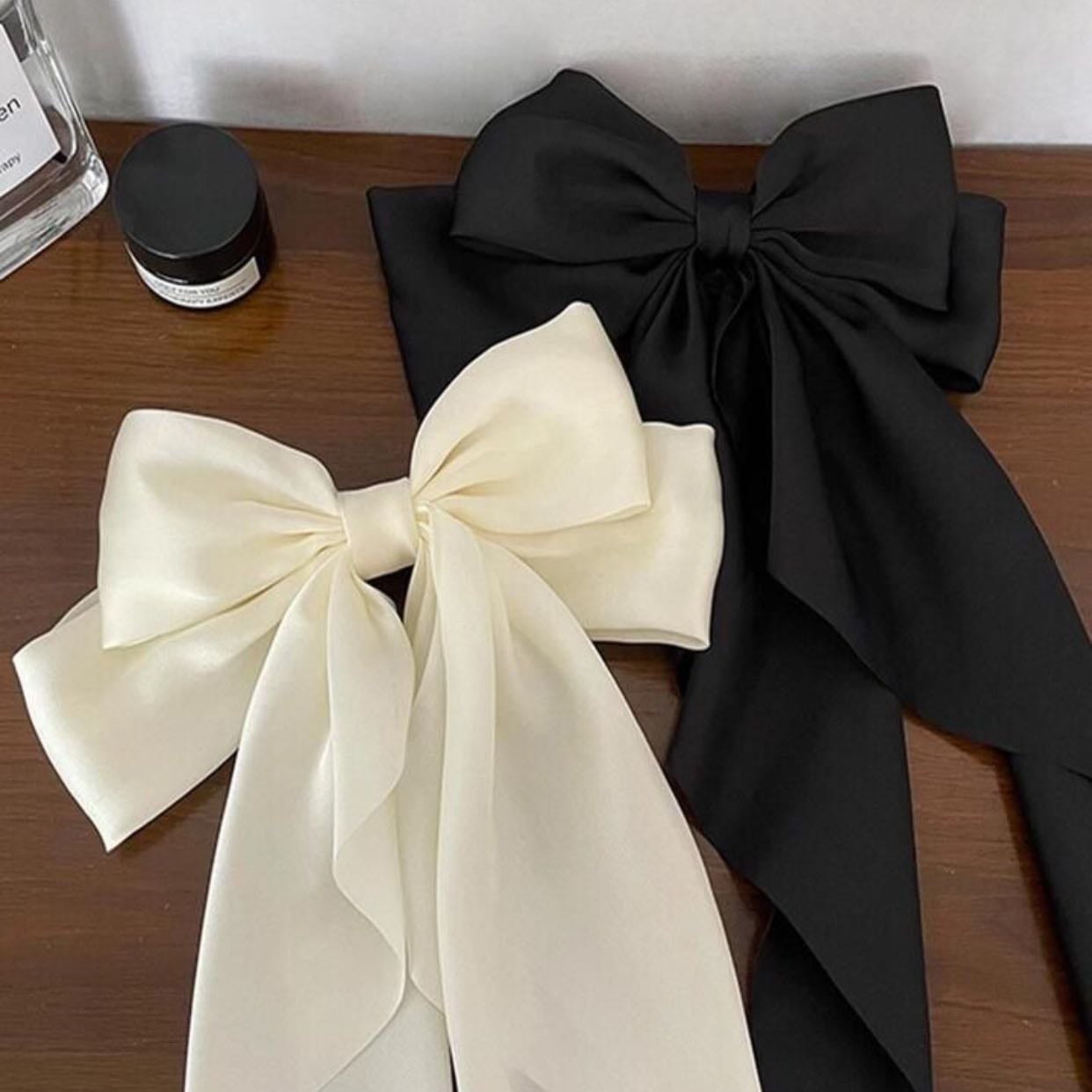 Usa accesorios 🪞 - Collar, pulcera y moños 🎀