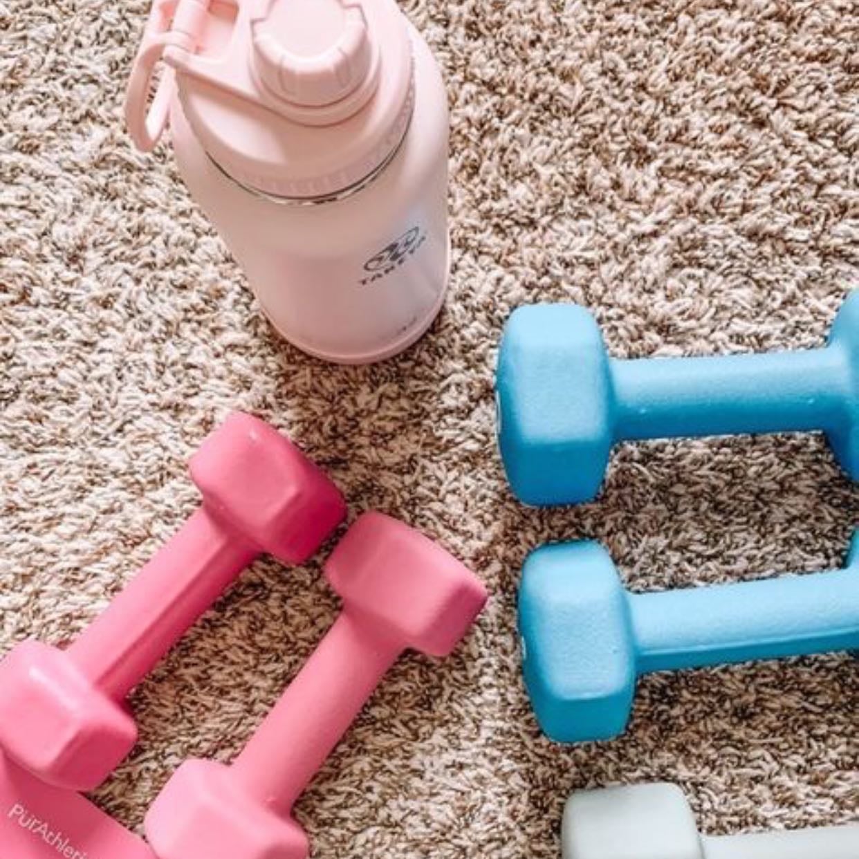 Haz ejercicio o yoga 🏋️♂️🧘 - Recuerda estar hidratado 💦