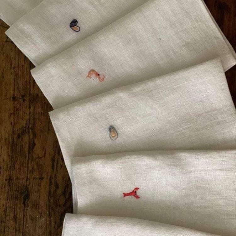 Aprender a hacer embroidery - Servilletas de mesa con distintos elementos pero con una temática en común