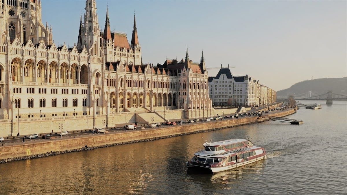 Silverline Cruises kft.