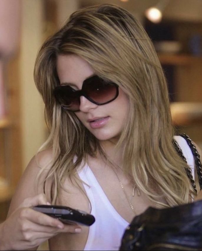 @mischabarton 𓍼𓍢ִ໋🪞 - — 40 ⋆˚࿔
