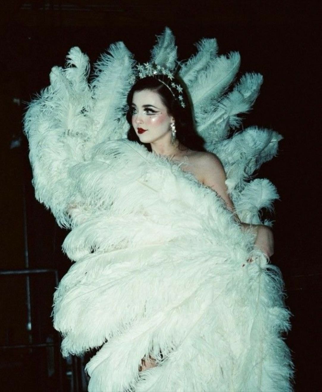 burlesque - ★ hobbies˙˙ ᵕ ౿