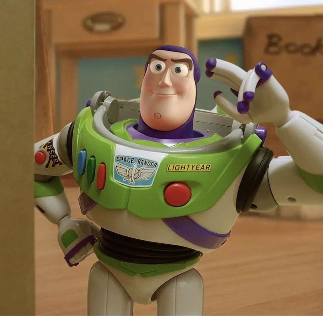Buzz light year