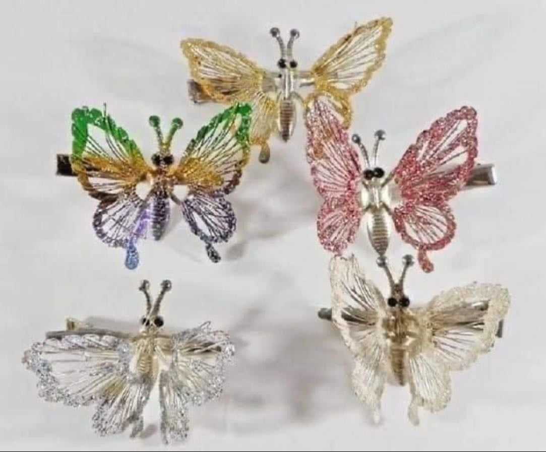 Butterfly flutter clips