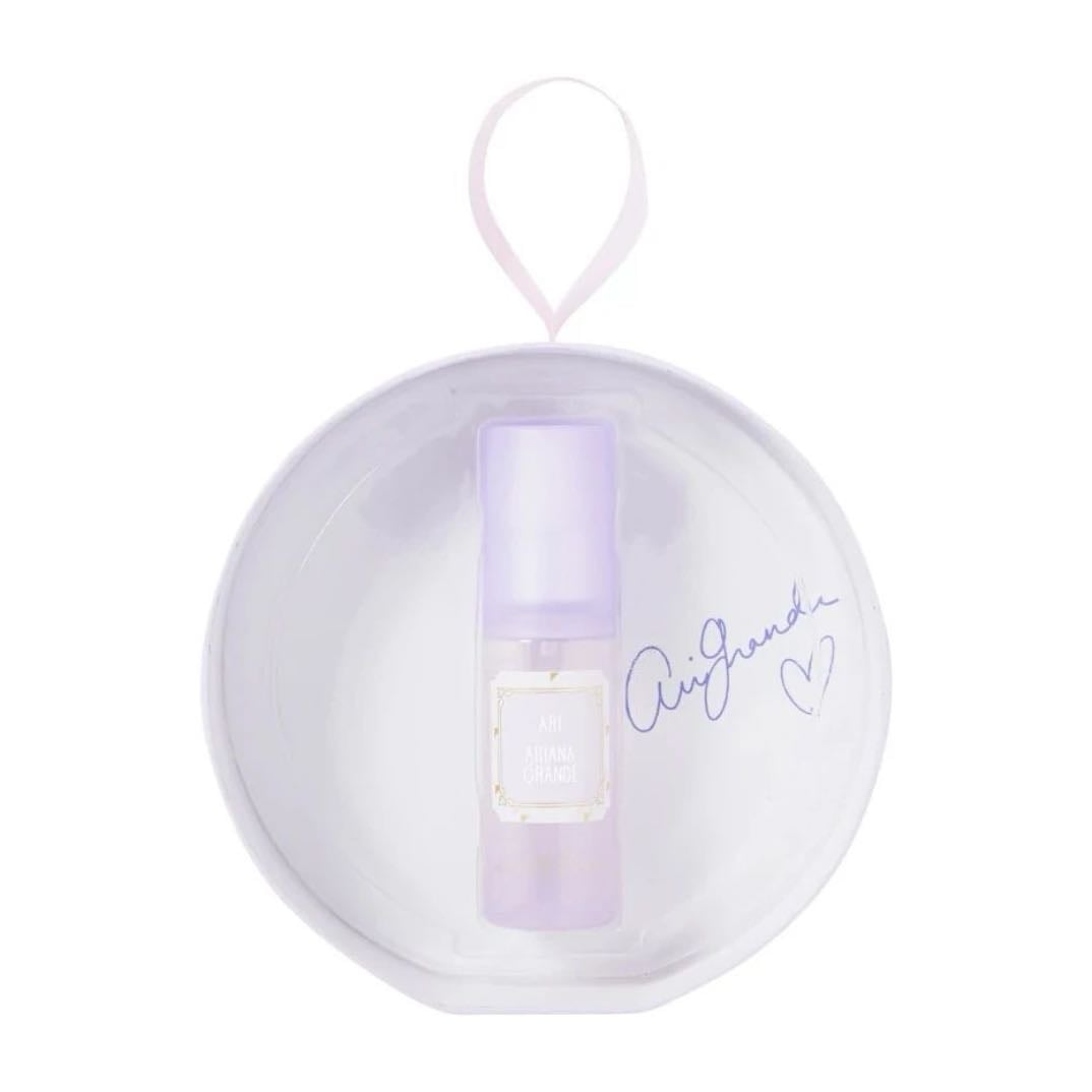 Ari Hollyday Gift