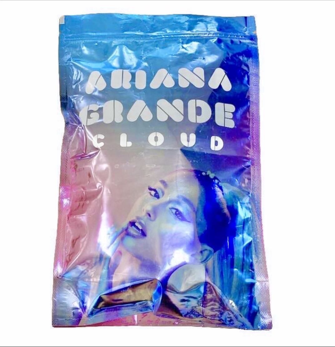 Cloud Free Gifts bag (4)