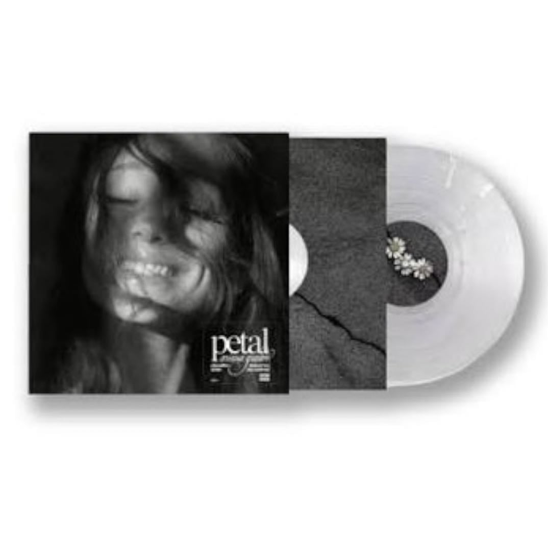 Petal Urban Outfiter translucent ivory storm édition