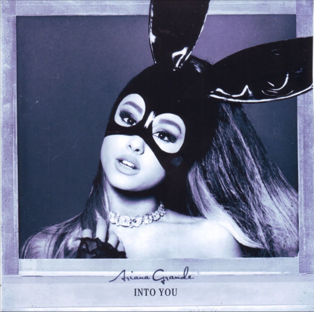 Into You Single édition