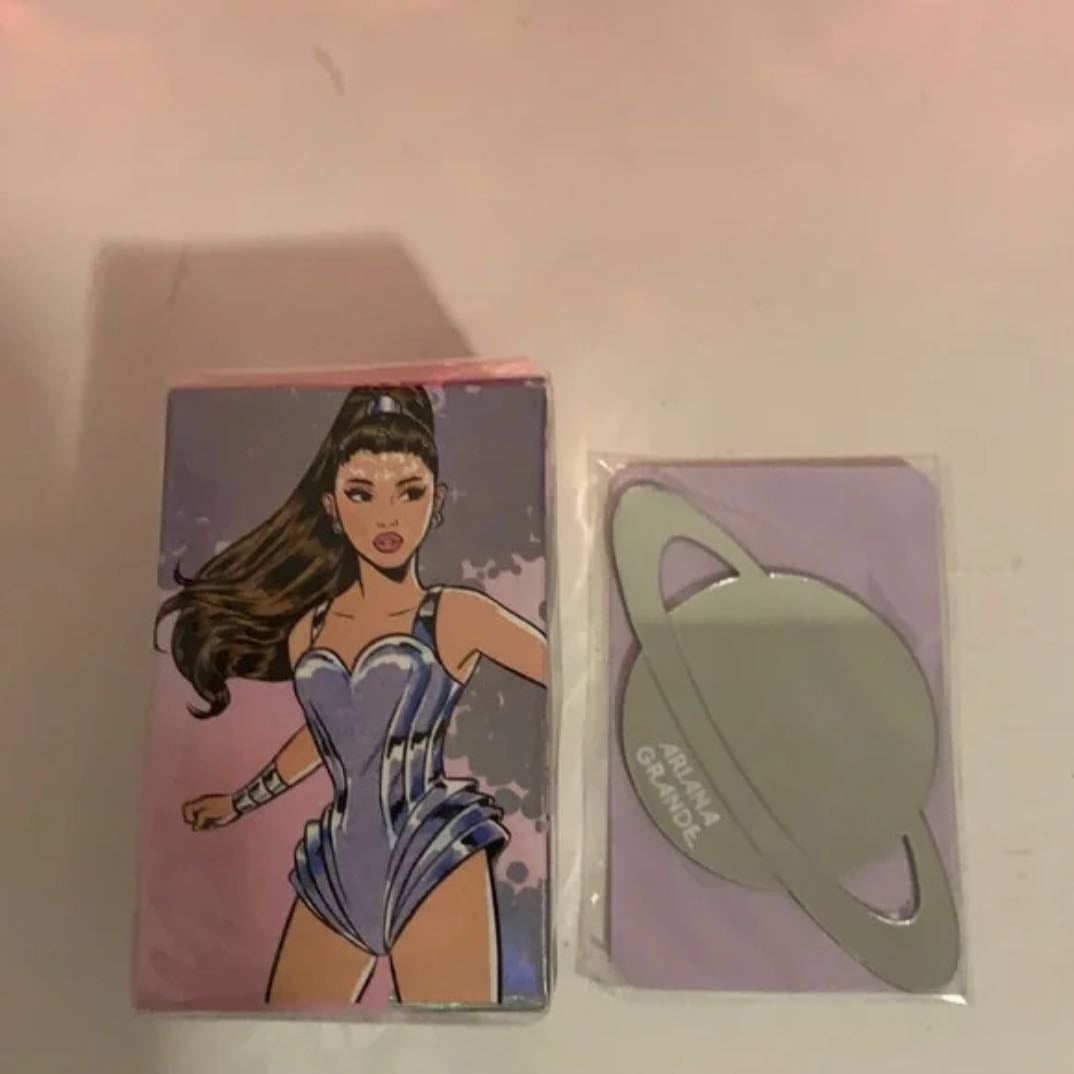 REM Free Gifts Mirror