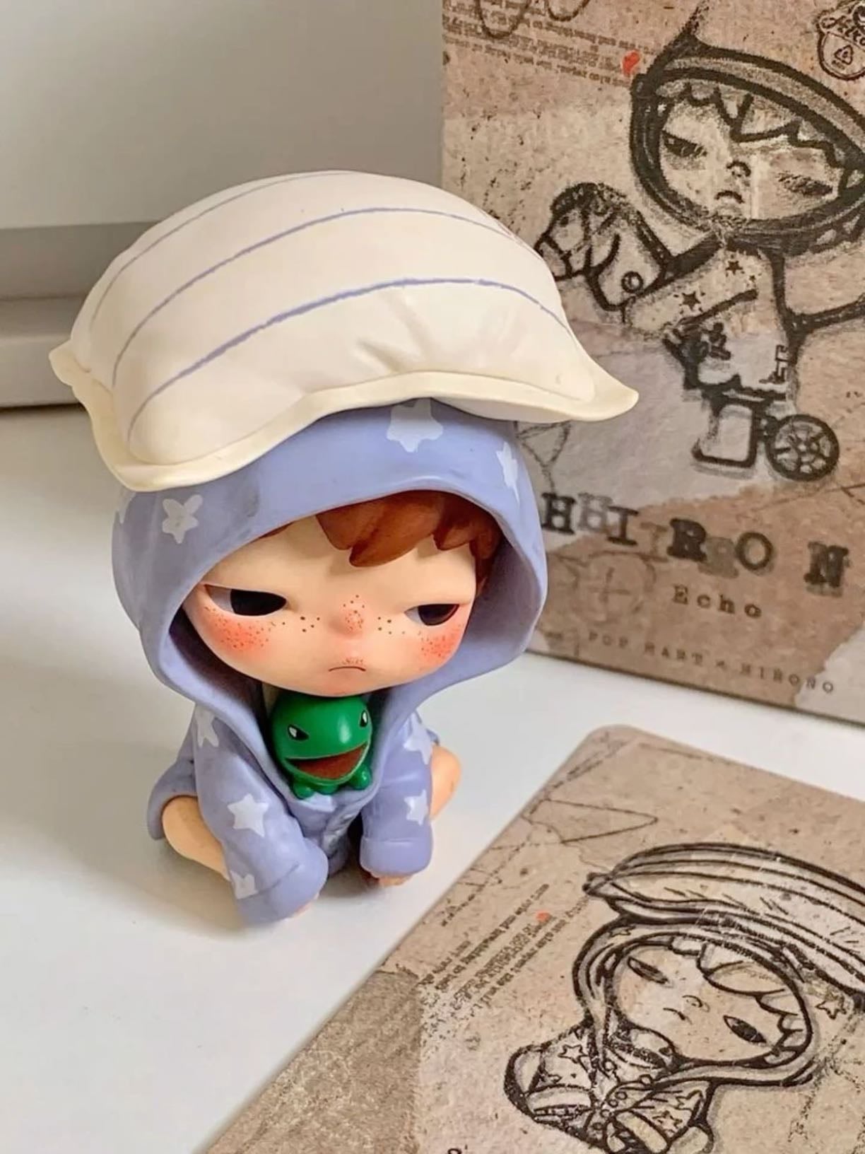 Figurines