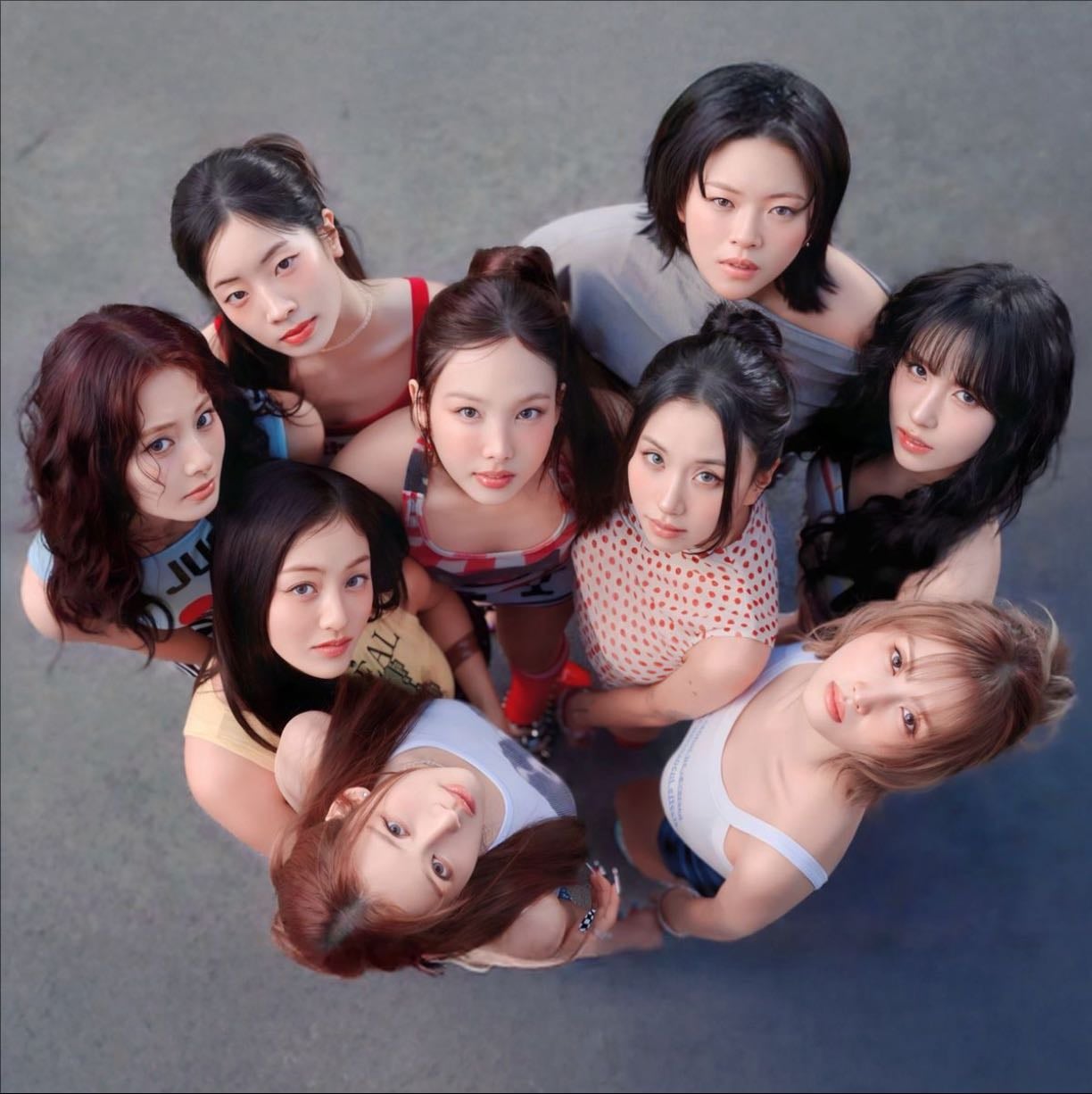TWICE - Artist