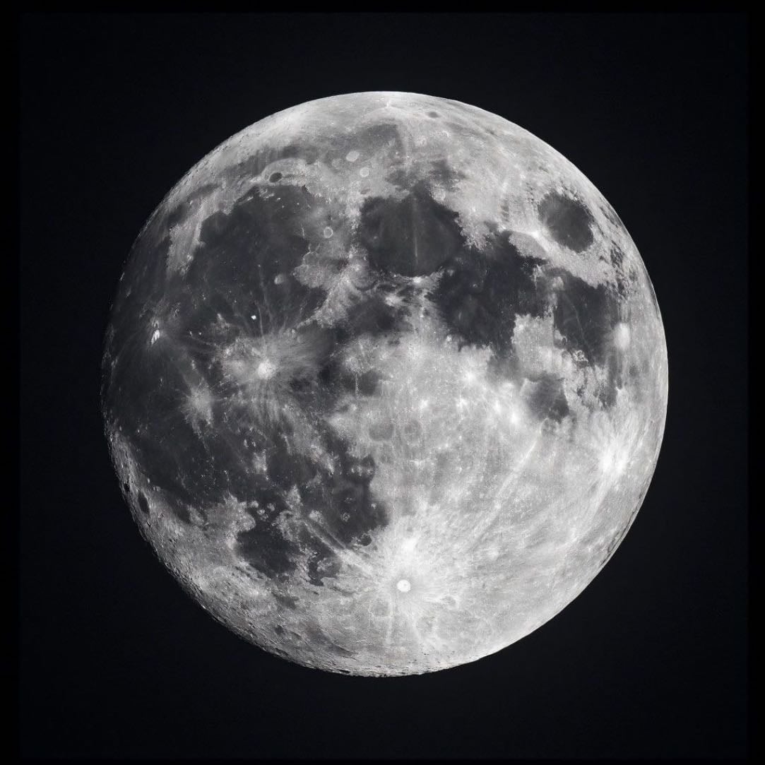 𝓜oon