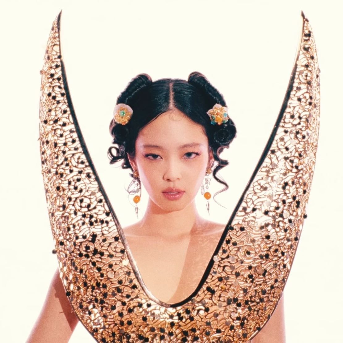 JENNIE - Artist