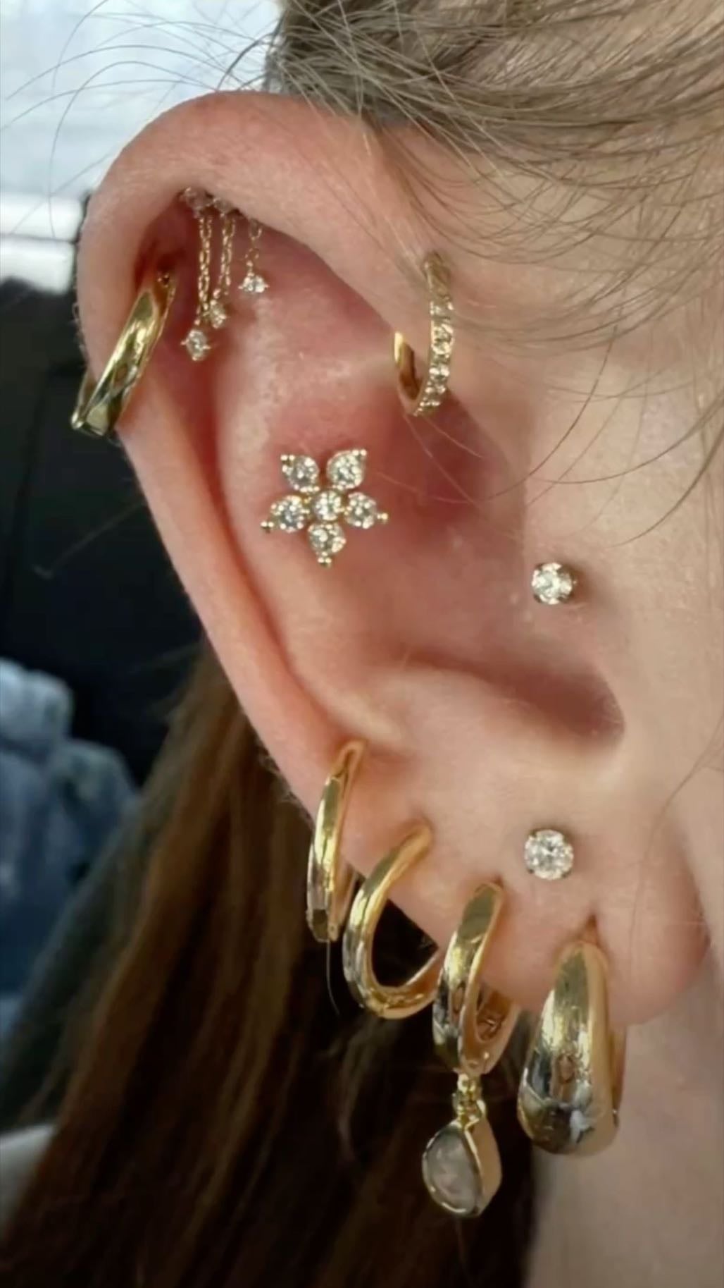 Piercings - 3e lobe , helix caché, double hélix helix inversé, conch, nombril