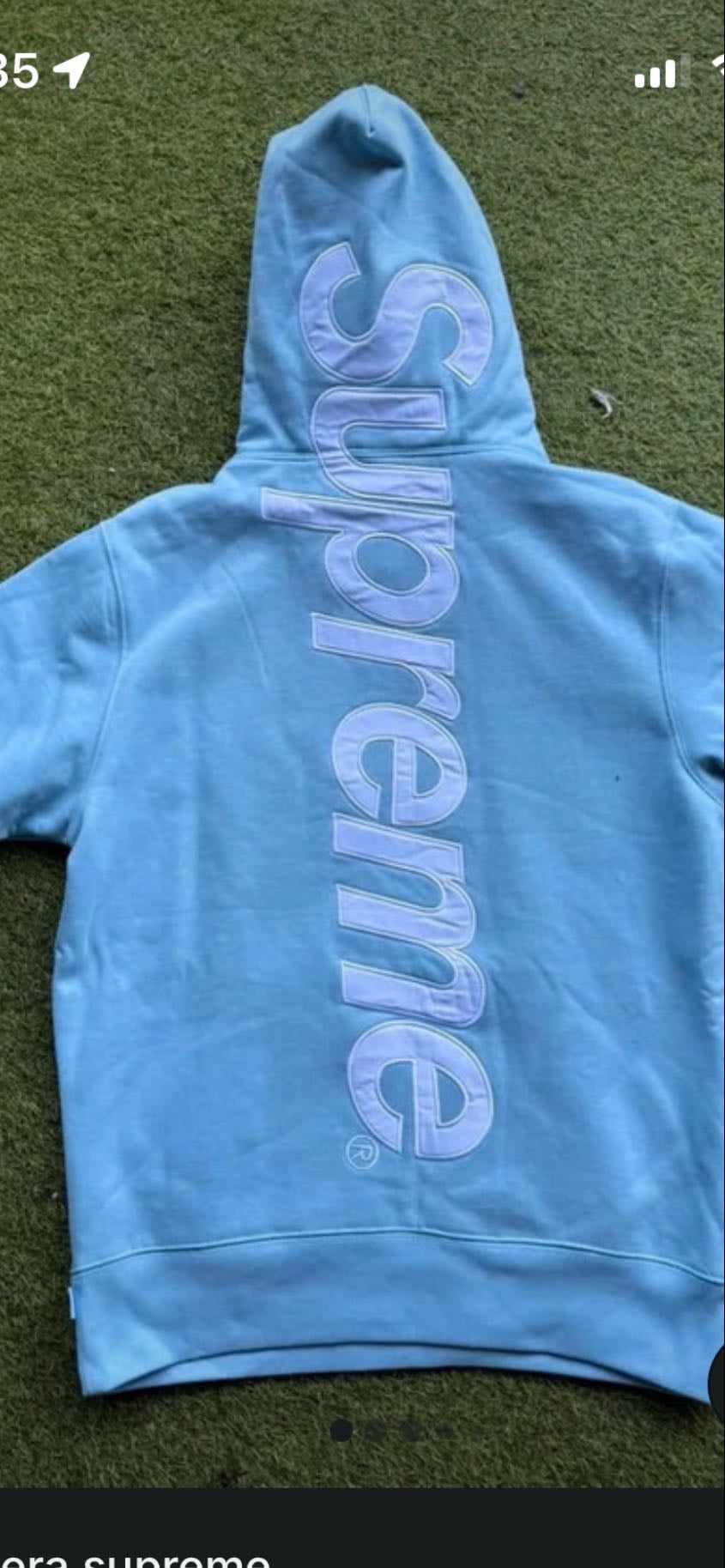 Pull supreme - Rose ou bleu mais sur vinted c est mieux sinon c est + 300€ mais mettre plus que 90€ c inutilee