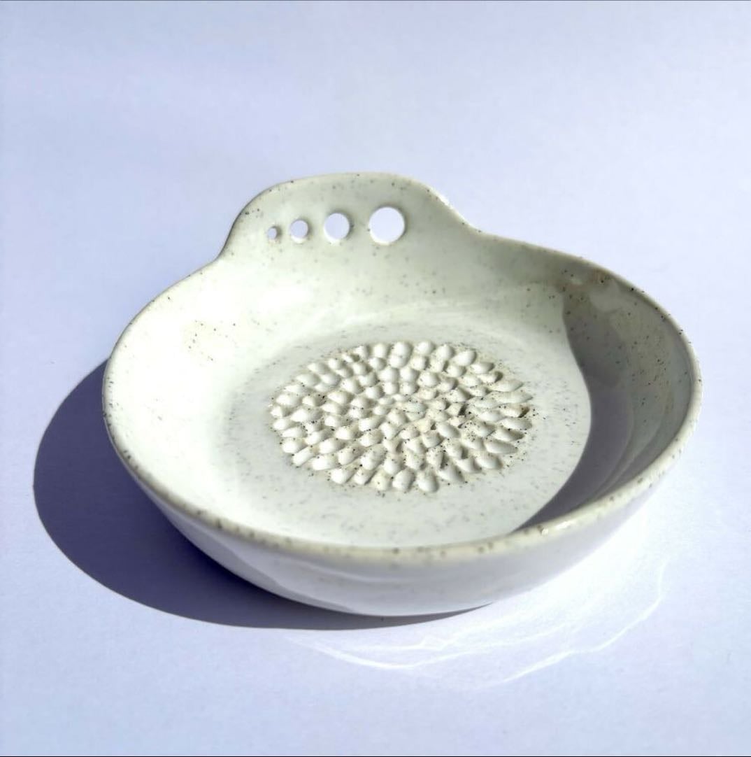 Garlic chopper